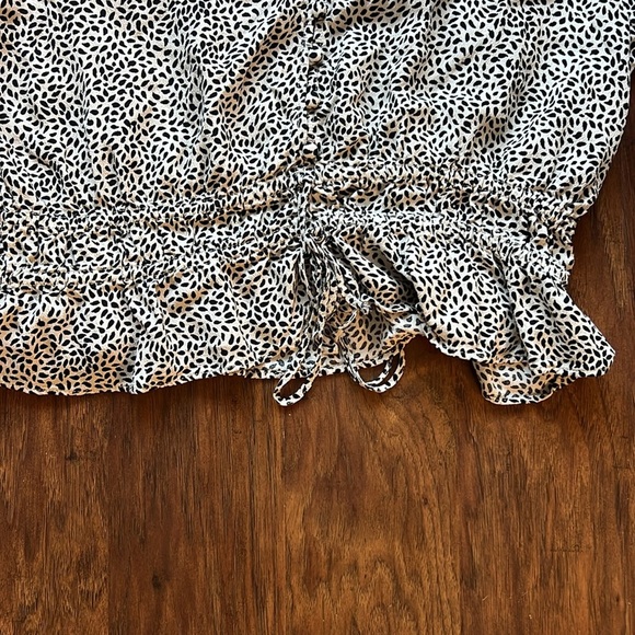 Black and White Print Cropped Top - Picture 2 of 4